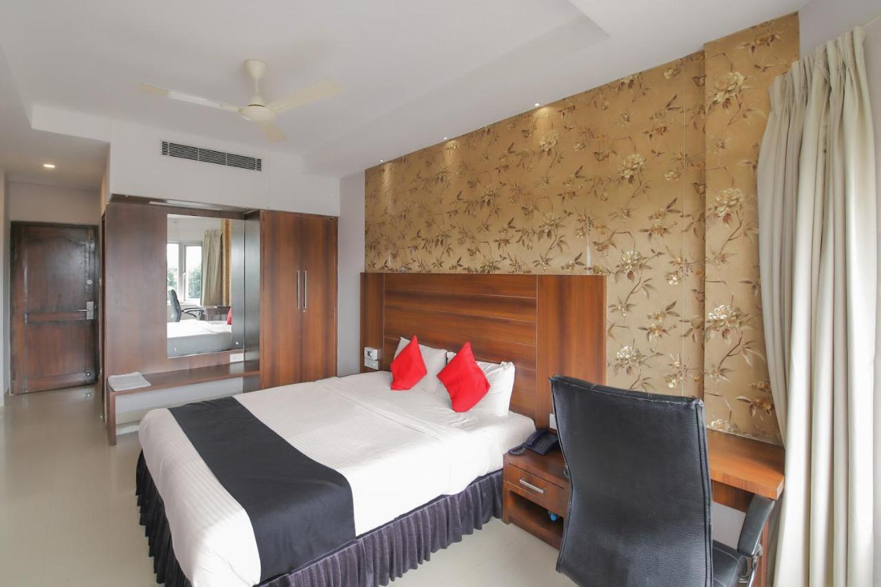 Fabhotel Dawn Mysore Exteriör bild